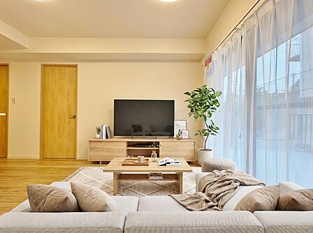 【配置してある家具や小物はCGによるイメージです】【Livingroom】リビング