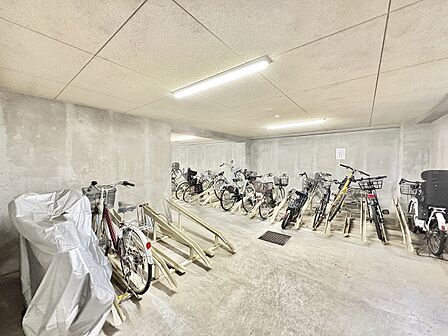 【Bicycle parking area】駐輪場