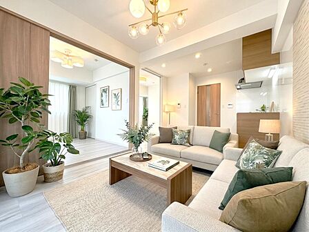 「配置してある家具や小物はCGによるイメージです。」【Livingroom】リビング