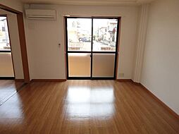 シャン・ド・ボヌール 1階3LDKのリビング/ダイニング