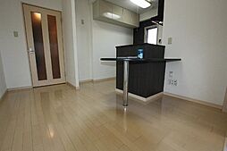 JR山陽本線 福山駅 徒歩10分の賃貸アパート 4階1DKのリビング/ダイニング