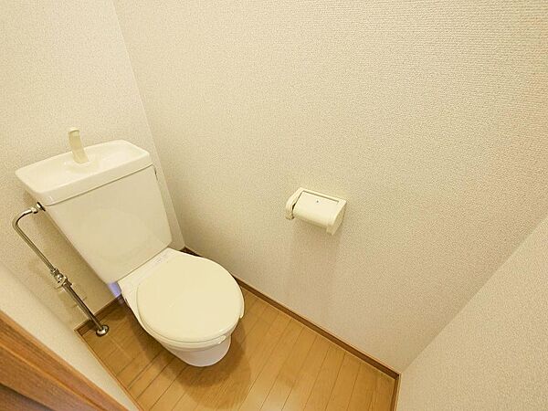 画像7:清潔感のある明るいトイレです☆