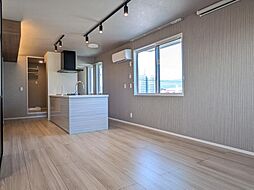 Grazio　B棟 201 2階1LDKのリビング/ダイニング