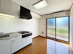 メインシティガーデン ブライト 104 1階2DKのリビング/ダイニング