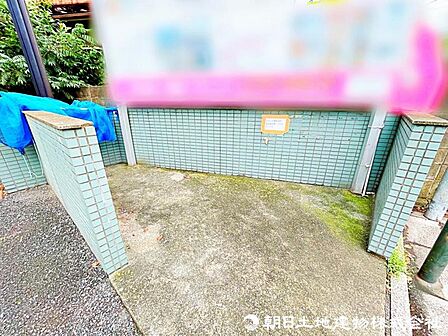 【ゴミ集積所】清潔に管理されたゴミ置場。