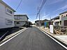 外観：馬橋駅または新松戸駅利用可能♪駅まで平坦な道のり♪周辺はスーパー等々あり、暮らしやすい環境です♪