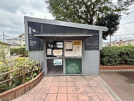 〈ゴミ捨て場〉