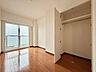 子供部屋：〈5.0帖〉大切な衣類を収納できる大型クローゼットが便利です