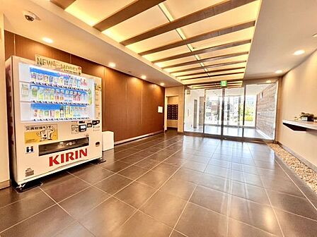 広々としたエントランス空間で、来客時にも好印象です◎