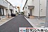その他：前面道路は交通量が少なく静かで安全な住環境です。小さなお子様がいても安心ですね。