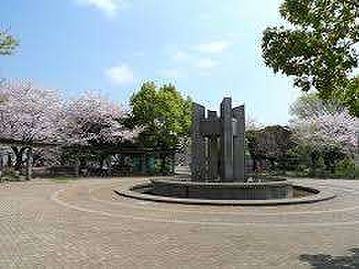 画像6:公園「渡田新町公園まで556m」