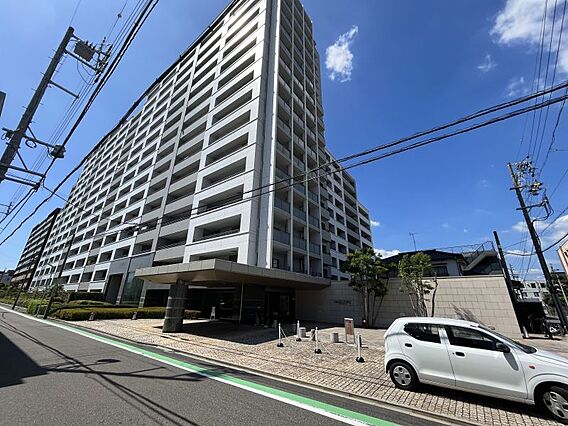 閑散とした住宅...