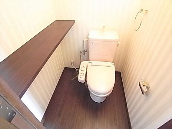 サイドの棚にト...