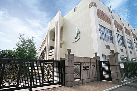 名塚中学校まで 480m 徒歩約6分●地下鉄鶴舞線「庄内通」駅徒歩約7分に位置する中学校です。【校訓:自主・創造・友愛】【生徒数:565名】