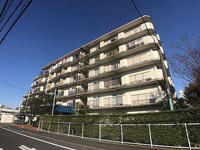 外観：新規内装リフォーム　6階建て6階部分の最上階　角部屋　広々ルーフバルコニー付き（無償）安心のアフターサービス保証付き