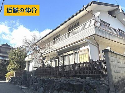 外観：鉄筋コンクリート造の重厚感ある外観