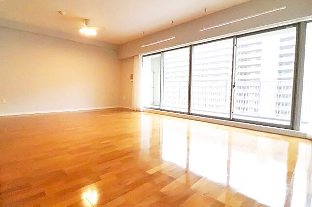 リビング/ダイニング ユトリシア参番街 6階/-