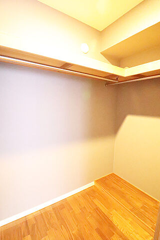 収納 ユトリシア参番街 6階/-