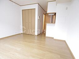 メゾン・ミルト 2階ワンルームのリビング/ダイニング