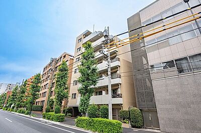 外観:外壁タイル貼り。上品な佇まいのマンションです。 外観:外壁タイル貼り。上品な佇まいのマンションです。