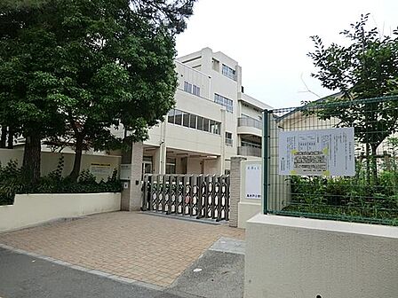 杉並区立高井戸小学校(600m)