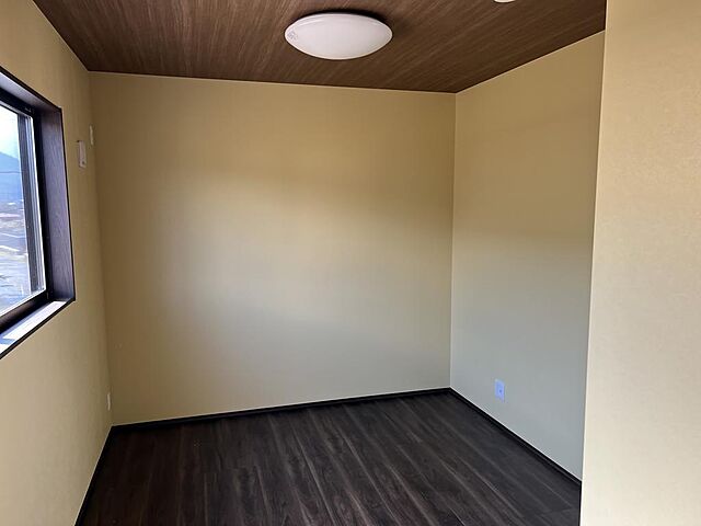 寝室 高島市安曇川町下小川