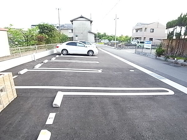 画像9:駐車場