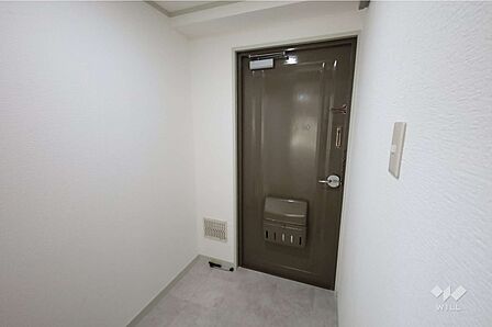 玄関［2026年3月17日撮影］シューズボックスを設置していないので、お手持ちの靴に合わせて収納を設置していただけます！