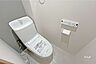 トイレ：トイレ［2026年3月14日撮影］トイレも交換済！温水洗浄便座です！水回りは近くに配置されており、家事がしやすいお住まいです！すぐに新生活をスタートできます！