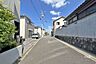 外観：物件の南側前面道路（西側から）［2026年8月4日撮影］郡小学校徒歩7分！郡山公園徒歩9分！周辺は緑地があり、自然豊かな住環境！