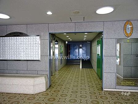 エントランスホール。2沿線利用可能の好立地!東海道本線「JR総持寺駅」徒歩4分、阪急京都線「総持寺駅」徒歩11分!