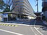 駐車場：駐車場出入り口。総戸数279戸の大規模マンション！教育施設が買い物施設が徒歩圏内に揃う便利な立地！