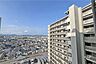 その他：玄関側廊下からの眺望（北東方向）［2026年9月12日撮影］大阪モノレール本線「沢良宜駅」徒歩5分！阪急京都線「南茨木駅」へも徒歩19分でアクセス可能！