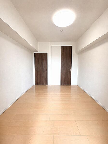 7.0帖洋室 ウォークインクローゼットもあります ※AI加工にて家具等を消しております