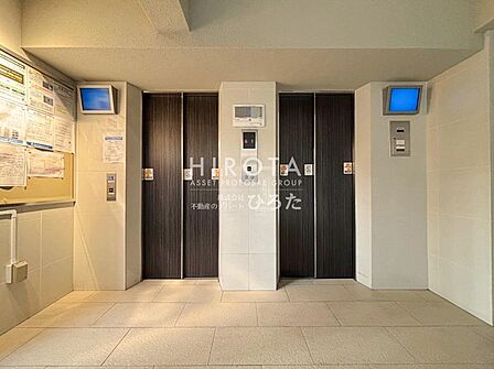 エレベーター内にカメラがあり、セキュリティ面安心です。