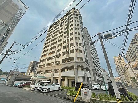 バス停「下到津」まで徒歩1分　