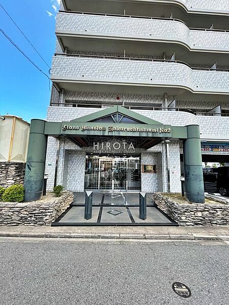 敷地内コインパーキングあり(2台分)