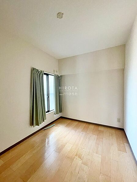 住む人のこだわりを活かす洋室です。お好きにアレンジしてください。