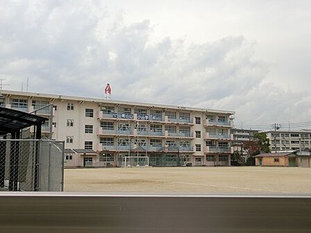 北九州市立青山小学校（670m）