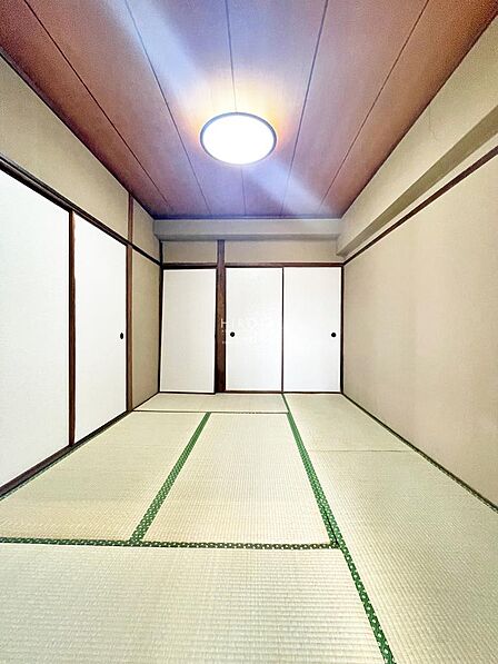 一つあると嬉しい和室は、お子様の遊び場や来客時に便利ですね。