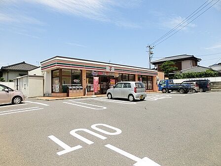 セブンイレブン八幡楠木店（319m）