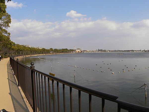 周辺：【公園】瑞ケ池公園まで180ｍ