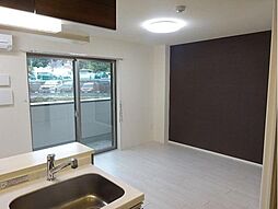 カーサ・コンフォルト 2階1LDKのリビング/ダイニング