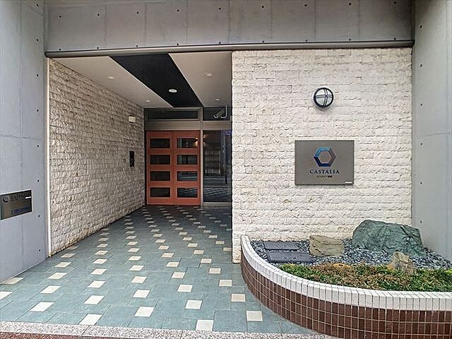 7 / 11