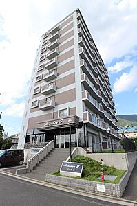 外観:迫力のあるマンションです。 外観:迫力のあるマンションです。