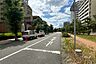 その他：敷地南側の前面道路（東側から）