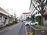駐車場：敷地内駐車場。敷地北側には道路を挟んで、阪急神戸線が走っています。