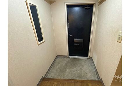 玄関※掲載写真は一部CG加工(家具消去)を施しています。現況優先。［2026年8月3日撮影］