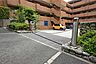 駐車場：敷地内駐車場（ロボットゲート付き）