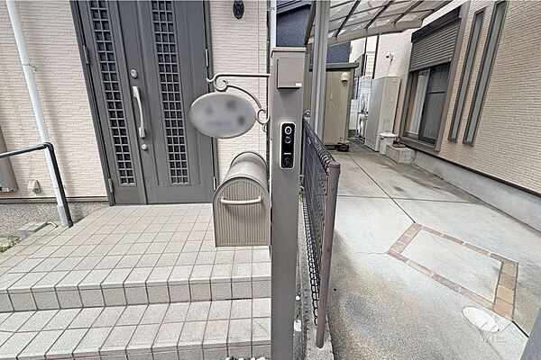 玄関を拡大表示